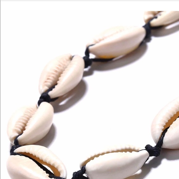 The perfect shell choker for boy or girl - Picture 4 of 5